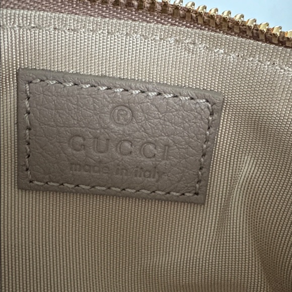 Gucci Emblem Leather Key Pouch - Brand New with Dust Bag & Box - Picture 8 of 11